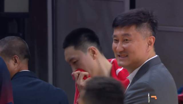开云-超级大冷门！广东狂输上海40分，徐杰哑火，杜锋却露出诡异笑容